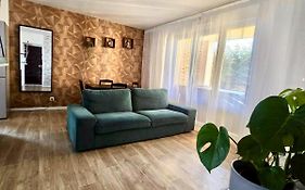 Appartement Rez De Chaussee Avec Parking Prive
