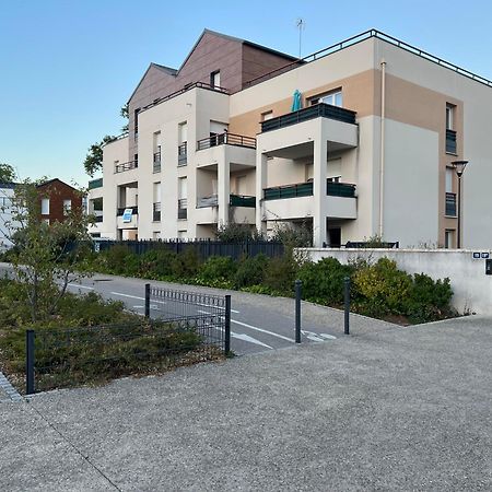 Appartement Rez De Chaussee Avec Parking Prive Orleans Exterior photo